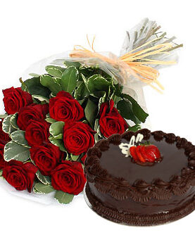Buchet de Trandafiri & Tort de Ciocolata